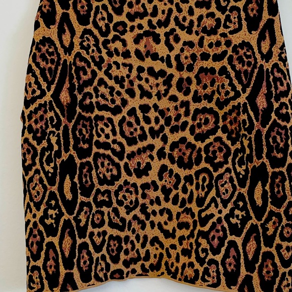 BCBGMaxAzria Dresses & Skirts - Bcbgmaxazria bandage skirt